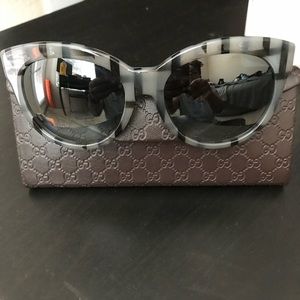 🔥🔥Authentic Sexy Gucci Sunglasses🔥🔥